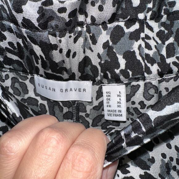Susan Graver Pull On Leopard Print Ankle Pants Size L Straight Leg Black Silky - Picture 6 of 8